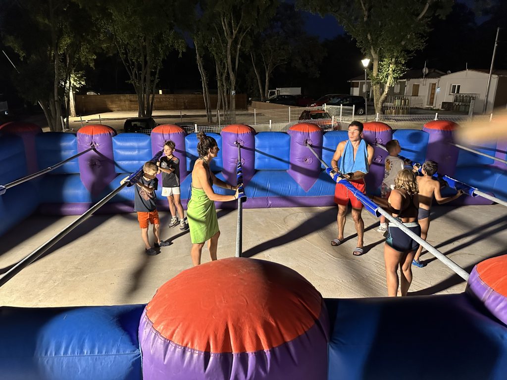 baby-foot humain gonflable a pau-64 aquitaine