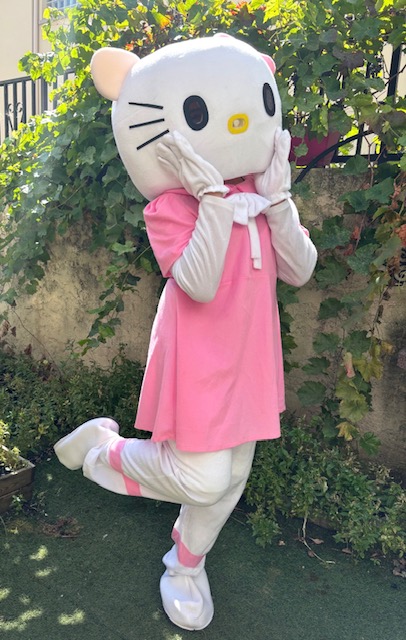 Mascotte Hello Kitty version2 pour déambulation enfant à Pau 64
