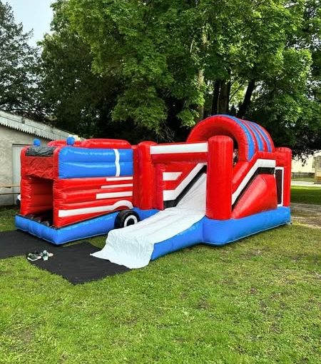 château pompier pour 14 juillet ou structure gonflable pompier et jeu enfant Pau 64
