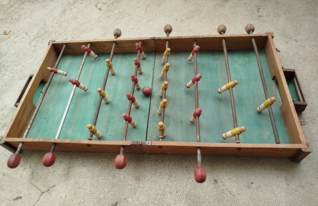 Jeu de Baby foot en bois pour enfants à Pau 64 et Occitanie et Gers